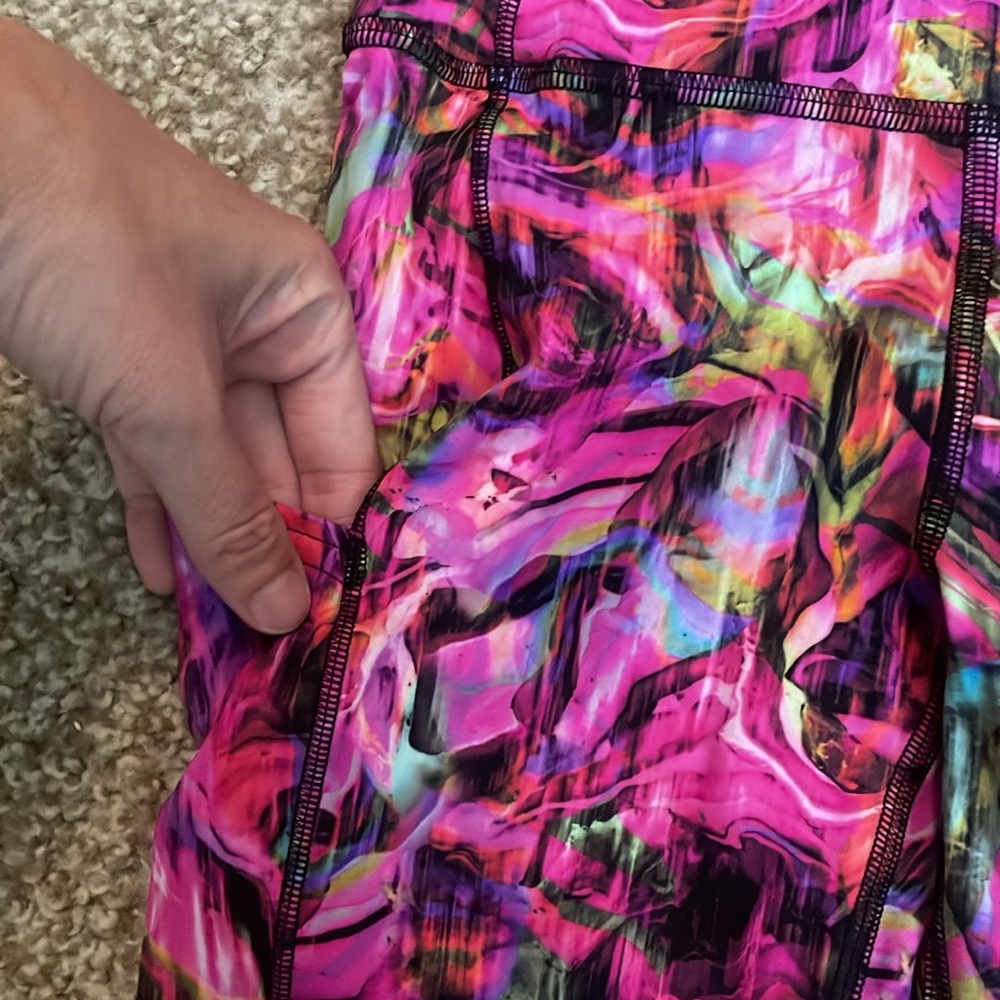 Lululemon Bright Leggings - Picture 5 of 7